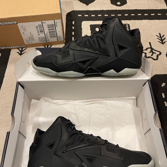 Lebron 11 Nike custom ID size 12 brand new - Picture 4 of 4